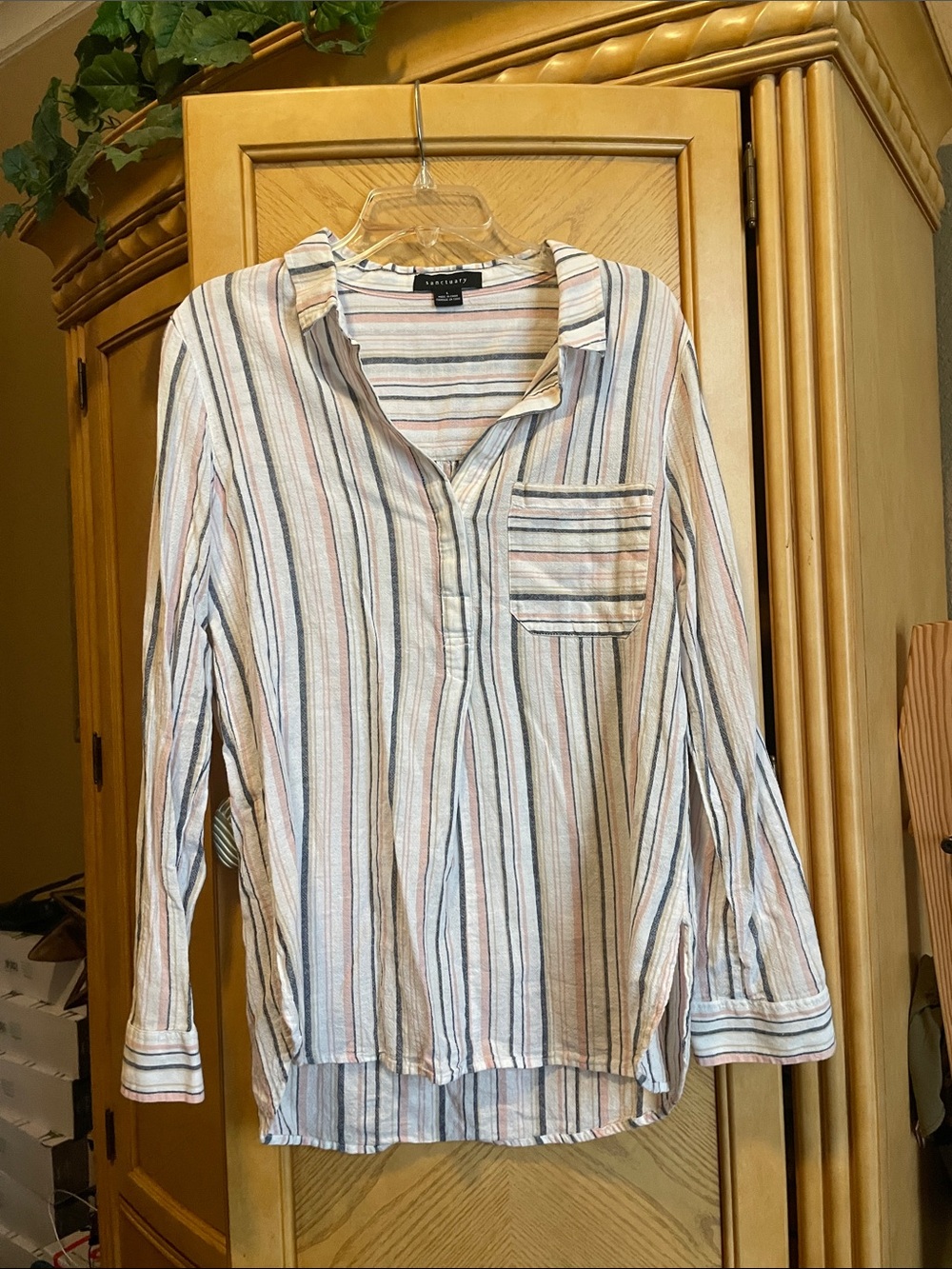 Sanctuary gray and pink cotton linen blouse size large